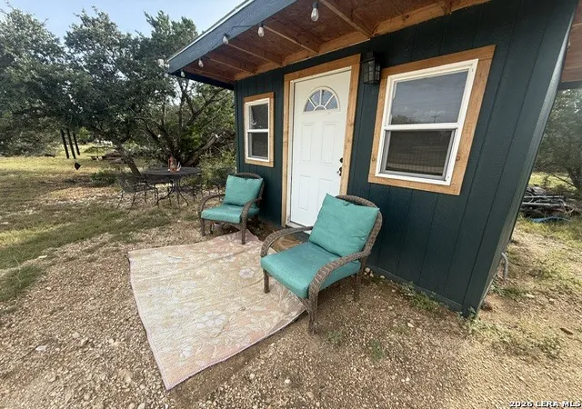 4th image of 572 River Bluff Cir, Pipe Creek, TX 78063 | MLS# 2001485