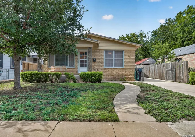 Photo 3 of Single family home for sale at 255 Thompson Pl, San Antonio, TX 78225 | MLS# 2001494 | Listing updated on 2026-09-10