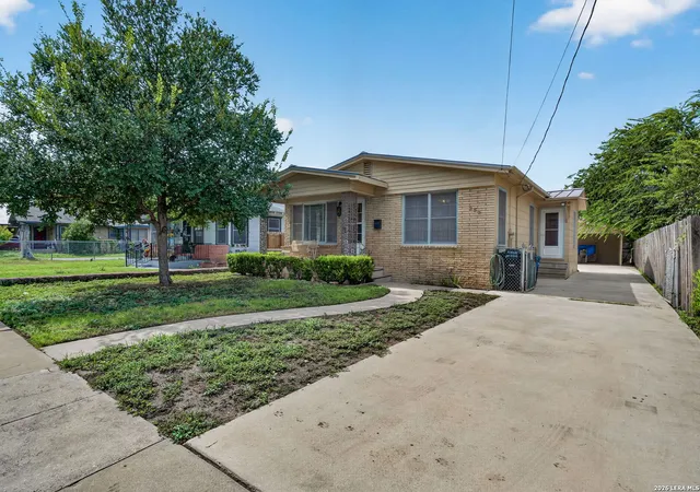 Photo 3 of Single family home for sale at 255 Thompson Pl, San Antonio, TX 78225 | MLS# 2001494 | Listing updated on 2026-09-10