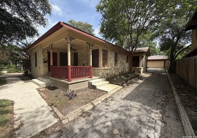 Photo 3 of Single family home for sale at 139 Thomas Jefferson Dr, San Antonio, TX 78228 | MLS# 2001503 | Listing updated on 2026-08-17