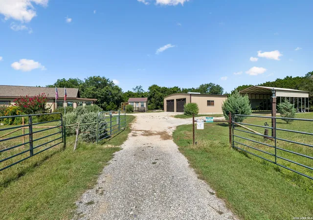 2nd image of 1355 Broad Oak Dr, Bandera, TX 78003 | MLS# 2001536