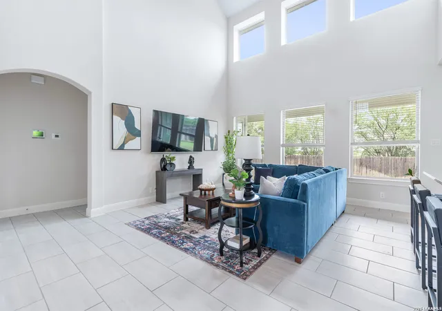 Photo 4 of Sale Pending at 309 Valiant Valley, Cibolo, TX 78108 | MLS# 2001546 | Listing updated on 2026-09-15