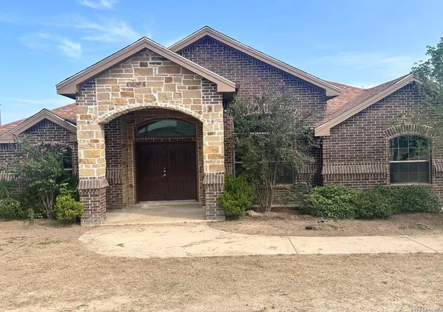 Photo 1 of Single family home for sale at 218 View Dr, Eagle Pass, TX 78852 | MLS# 2001548 | Listing updated on 2026-09-07