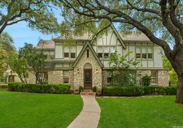 Photo 1 of Single family home for sale at 137 Park Dr, Olmos Park, TX 78212 | MLS# 2001559 | Listing updated on 2026-09-09