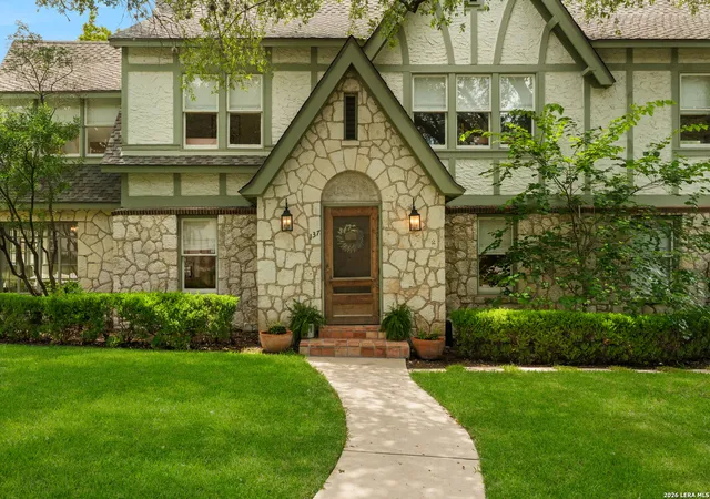 Photo 3 of Single family home for sale at 137 Park Dr, Olmos Park, TX 78212 | MLS# 2001559 | Listing updated on 2026-09-09