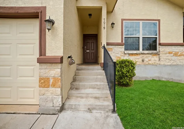 Photo 4 of Single family home for sale at 7019 Hallie Rdg, San Antonio, TX 78227 | MLS# 2001566 | Listing updated on 2026-09-09