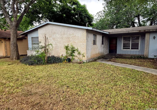 Photo 3 of Sale Pending at 209 Winn Ave, Universal City, TX 78148 | MLS# 2001570 | Listing updated on 2026-08-10