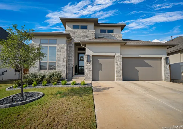 Photo 1 of Single family home for sale at 1925 Luna, New Braunfels, TX 78132 | MLS# 2001584 | Listing updated on 2026-10-10