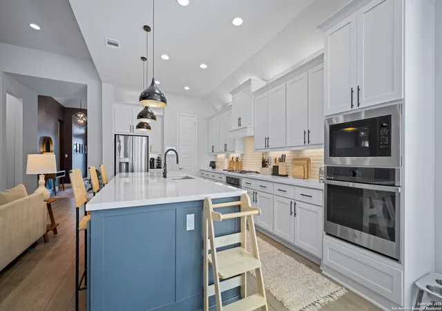 Photo 4 of Single family home for sale at 1925 Luna, New Braunfels, TX 78132 | MLS# 2001584 | Listing updated on 2026-10-10