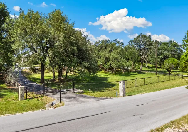 3rd image of 6247 Yorkshire Dr, Spring Branch, TX 78070 | MLS# 2001652