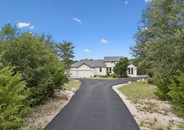 3rd image of 107 Sunrise Dr, Boerne, TX 78006 | MLS# 2001661