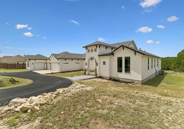 5th image of 107 Sunrise Dr, Boerne, TX 78006 | MLS# 2001661