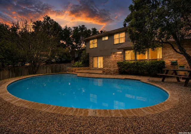 Photo 2 of Sale Pending at 13207 N Hunters Cir, San Antonio, TX 78230 | MLS# 2001666 | Listing updated on 2026-07-30