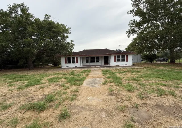 Photo 2 of Single family home for sale at 1939 County Road 134, Runge, TX 78151 | MLS# 2001685 | Listing updated on 2026-08-06