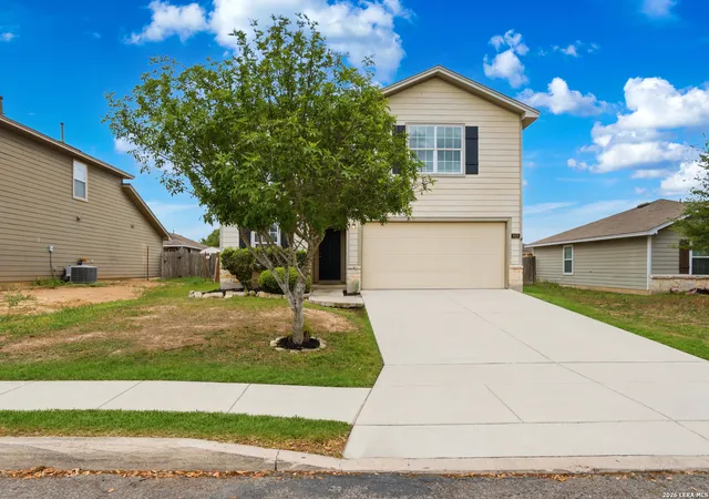 Photo 2 of Sale Pending at 818 Three Wood Way, San Antonio, TX 78221 | MLS# 2001709 | Listing updated on 2026-08-13