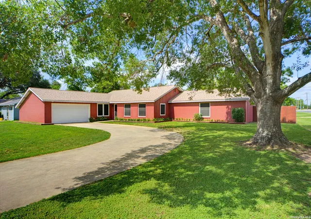 1st image of 318 Delany St, Seguin, TX 78155 | MLS# 2001737