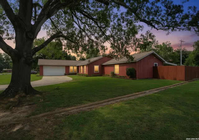 2nd image of 318 Delany St, Seguin, TX 78155 | MLS# 2001737