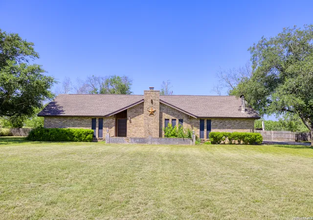 2nd image of 1016 County Road 373, Uvalde, TX 78801 | MLS# 2001772