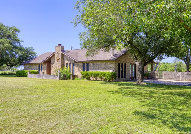 3rd image of 1016 County Road 373, Uvalde, TX 78801 | MLS# 2001772