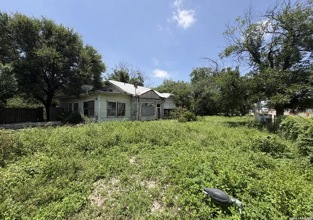 Photo 3 of Land for sale at 555 W Main St, Uvalde, TX 78801 | MLS# 2001797 | Listing updated on 2026-07-31