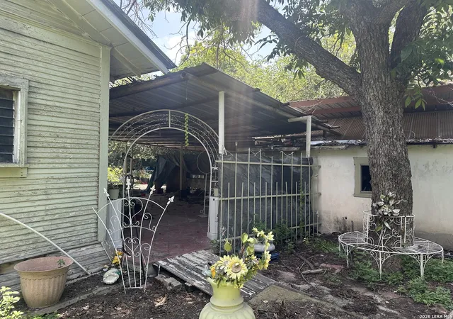4th image of 555 W Main St, Uvalde, TX 78801 | MLS# 2001797