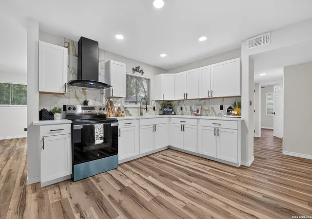 Photo 3 of Sale Pending at 4307 Parkwood Dr, San Antonio, TX 78218 | MLS# 2001811 | Listing updated on 2026-08-26