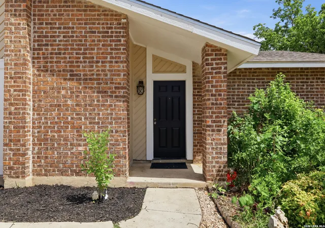 Photo 4 of Single family home for sale at 6642 Cades Cv, San Antonio, TX 78238 | MLS# 2001844 | Listing updated on 2026-08-31