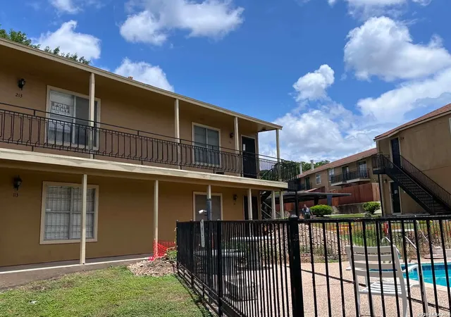 13th image of 911 Vance Jackson #214, San Antonio, TX 78201 | MLS# 2001860