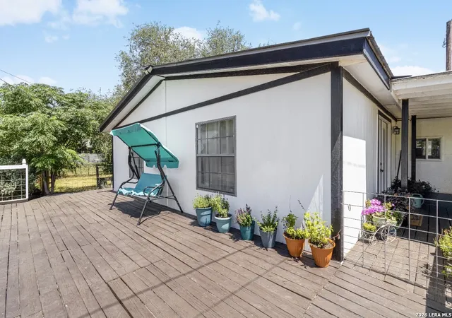 Photo 4 of Single family home for sale at 213 Bandera Dr, Bandera, TX 78003 | MLS# 2001872 | Listing updated on 2026-09-24