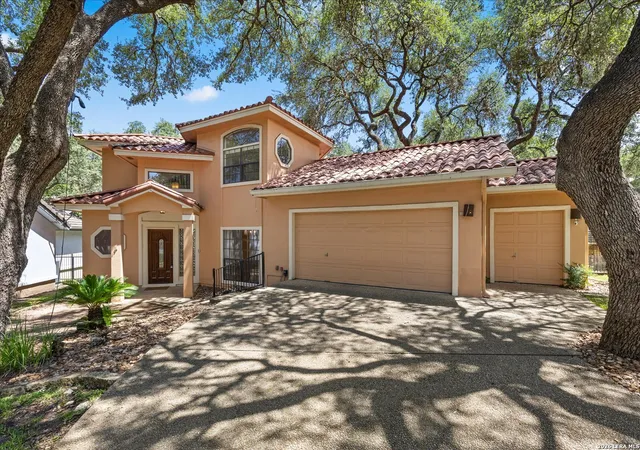 Photo 3 of Sale Pending at 29332 Summit Ridge Dr, Fair Oaks Ranch, TX 78015 | MLS# 2001881 | Listing updated on 2026-08-13