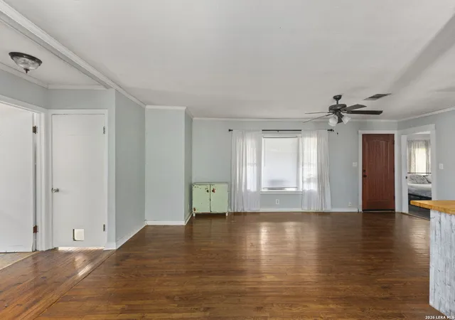 Photo 4 of Sale Pending at 1521 S Mesquite Ave, New Braunfels, TX 78130 | MLS# 2001918 | Listing updated on 2026-09-17
