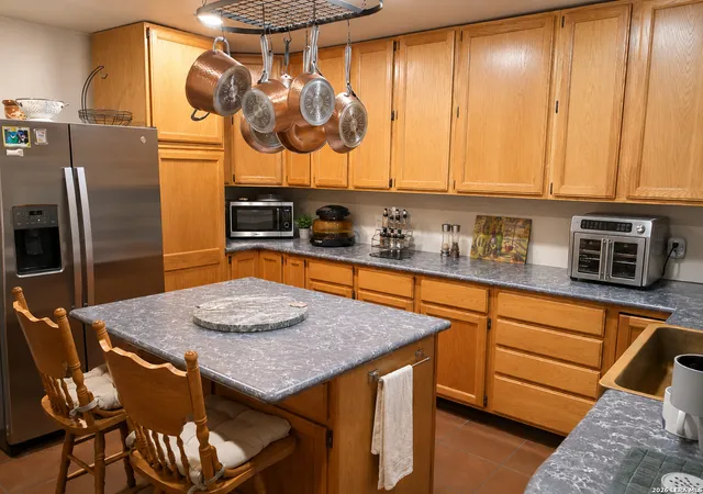 Photo 4 of Single family home for sale at 8000 County Road 404, Spicewood, TX 78669 | MLS# 2001935 | Listing updated on 2026-09-17