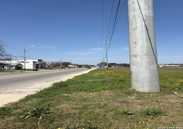4th image of 1900 N Austin, Seguin, TX 78155 | MLS# 2001938
