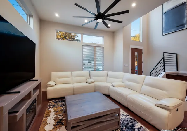 Photo 3 of Single family home for sale at 320 Saint Francis Ave, San Antonio, TX 78204 | MLS# 2001939 | Listing updated on 2026-10-04