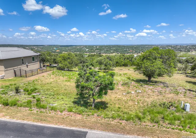 Photo 4 of Sale Pending at 1593 Bella Vis, Canyon Lake, TX 78133 | MLS# 2001966 | Listing updated on 2026-08-28