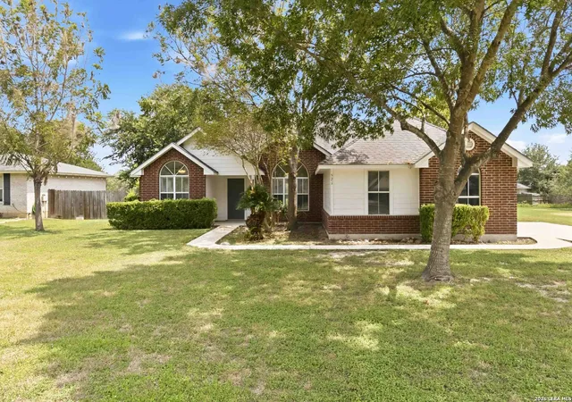 1st image of 521 Woodlake Dr, Mc Queeney, TX 78123 | MLS# 2001971