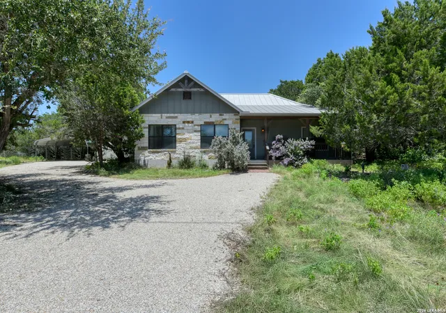 Photo 1 of Single family home for sale at 1069 Eagle Flight, Canyon Lake, TX 78133 | MLS# 2001989 | Listing updated on 2026-10-10