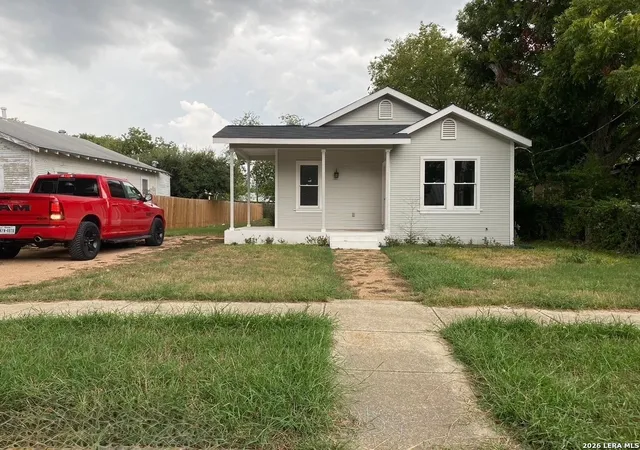 Photo 1 of Sale Pending at 818 Waverly Ave, San Antonio, TX 78201 | MLS# 2001991 | Listing updated on 2026-08-15