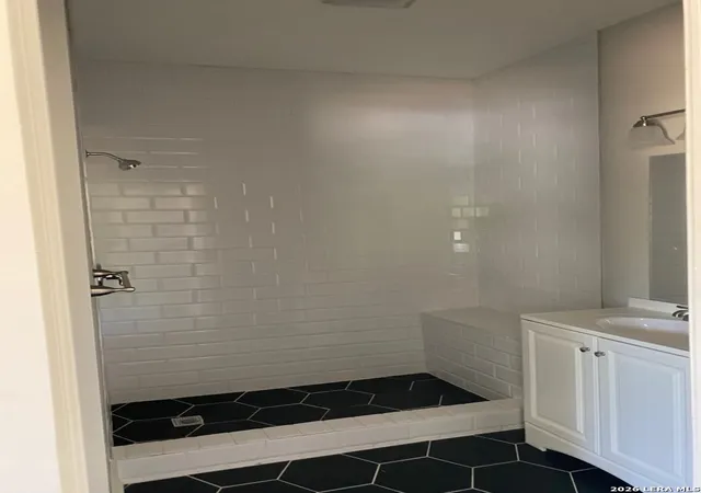 Photo 3 of Sale Pending at 818 Waverly Ave, San Antonio, TX 78201 | MLS# 2001991 | Listing updated on 2026-08-15