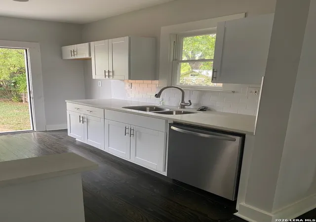 Photo 4 of Sale Pending at 818 Waverly Ave, San Antonio, TX 78201 | MLS# 2001991 | Listing updated on 2026-08-15