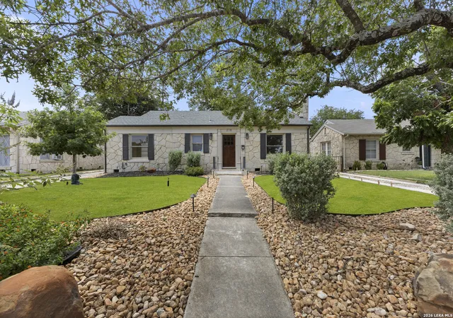 Photo 2 of Sale Pending at 218 W Mandalay, San Antonio, TX 78212 | MLS# 2002020 | Listing updated on 2026-08-14