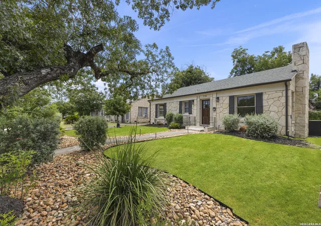 Photo 3 of Sale Pending at 218 W Mandalay, San Antonio, TX 78212 | MLS# 2002020 | Listing updated on 2026-08-14