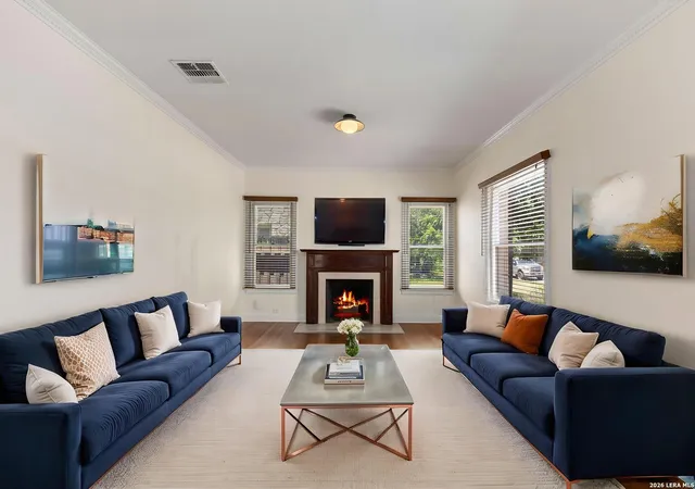 Photo 4 of Sale Pending at 218 W Mandalay, San Antonio, TX 78212 | MLS# 2002020 | Listing updated on 2026-08-14