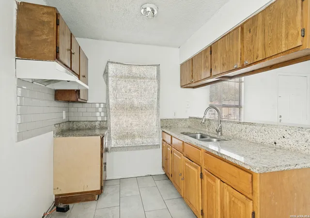 Photo 4 of Multi family home for sale at 3414 Gateway Dr, San Antonio, TX 78210 | MLS# 2002041 | Listing updated on 2026-09-01