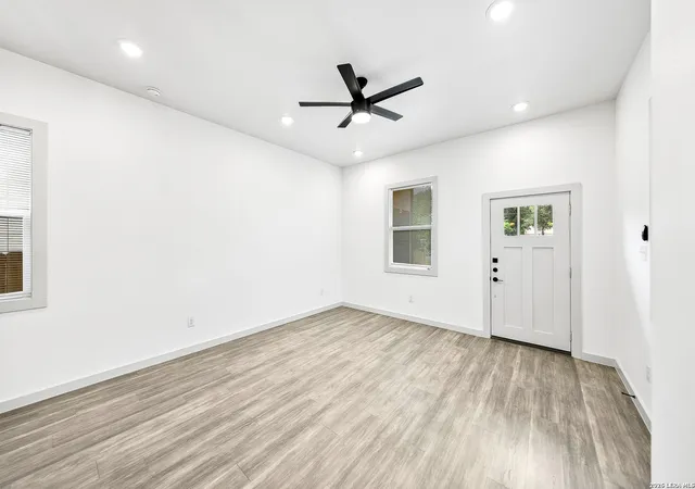 3rd image of 1727 E Crockett St, San Antonio, TX 78202 | MLS# 2002065