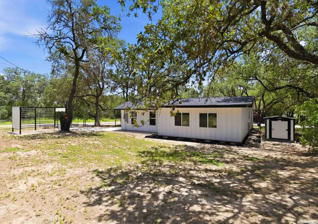 30th image of 400 Wedgewood Way, Devine, TX 78016 | MLS# 2002110