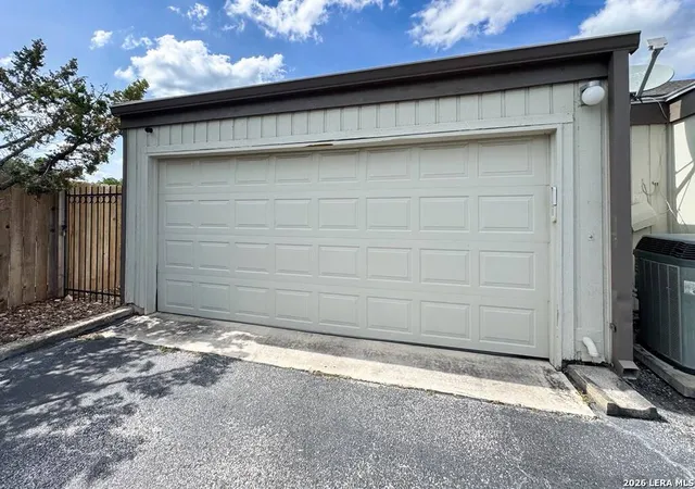 Photo 3 of Single family home for sale at 3828 Barrington St, San Antonio, TX 78217 | MLS# 2002119 | Listing updated on 2026-08-01