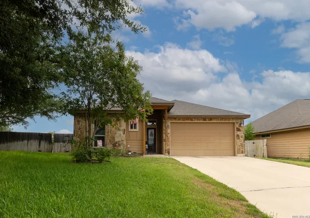 Photo 2 of Single family home for sale at 1828 Wandering Trail, Pleasanton, TX 78064 | MLS# 2002130 | Listing updated on 2026-09-13