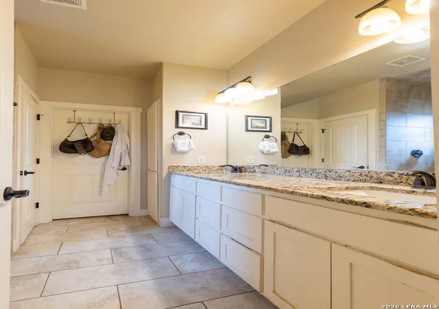 Photo 4 of Single family home for sale at 1828 Wandering Trail, Pleasanton, TX 78064 | MLS# 2002130 | Listing updated on 2026-09-13