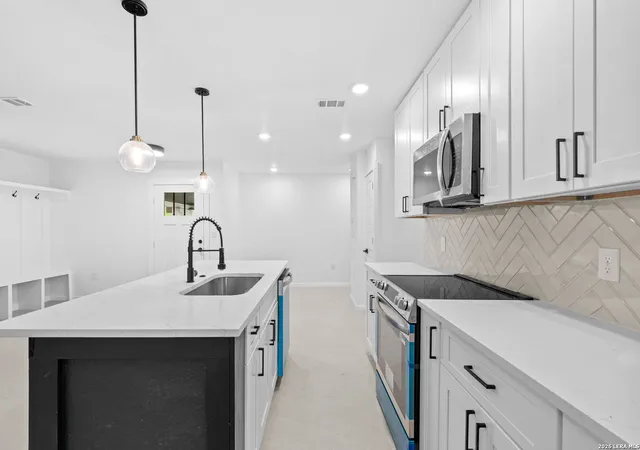 Photo 3 of Sale Pending at 726 Price Ave, San Antonio, TX 78211 | MLS# 2002140 | Listing updated on 2026-09-18